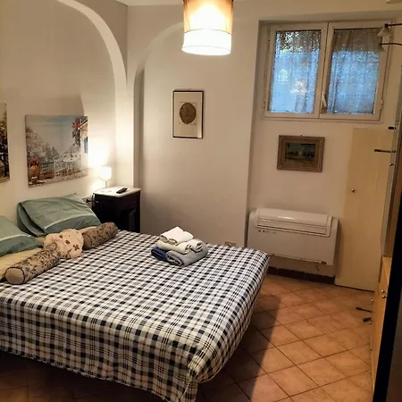 Florentine style apartment in San Frediano-3